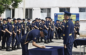 В Астрахани 46 молодых солдат приняли военную присягу