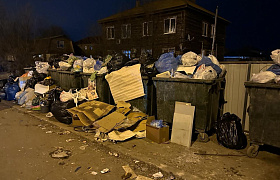 С одной мусорной площадки в Астрахани вывезли почти 27 тонн отходов