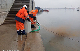 В Астрахани ликвидирован разлив нефтепродуктов в акватории Волги
