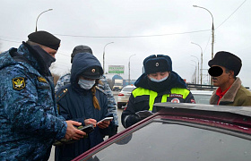 Астраханские приставы в рейдах на мостах собрали более 210 тысяч рублей с должников