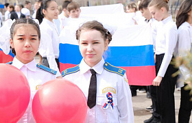 Под Астраханью школьники устроили флешмоб в поддержку российских военных
