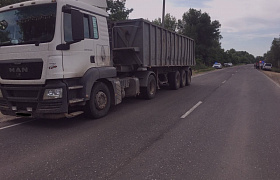 Астраханец погиб за рулём автомобиля при столкновении с грузовиком