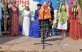 Губернатор Игорь Бабушкин поздравил астраханцев с праздником Навруз