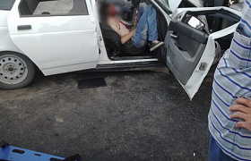 В Астрахани трое пьяных мужчин угнали автомобиль и попали в ДТП