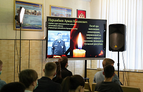 Игорь Бабушкин поговорил со студентами о спецоперации на Украине