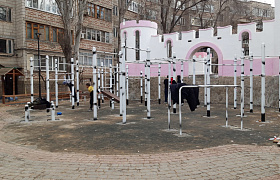 В Астрахани детский городок «Русь былинная» благоустраивают в сказочном стиле