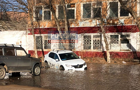 В администрации Астрахани назвали причину разлива воды в микрорайоне Казачий