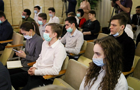 Игорь Бабушкин поговорил со студентами о спецоперации на Украине