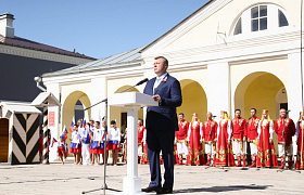 В День России в Астрахани прошёл праздничный митинг
